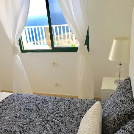 & Ocean Views 公寓