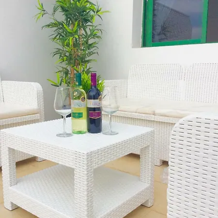 & Ocean Views 公寓