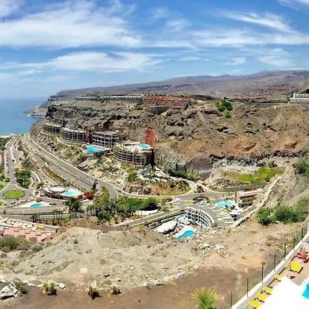 & Ocean Views Apartment Amadores
